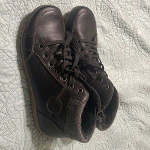 Sean Alan black boots